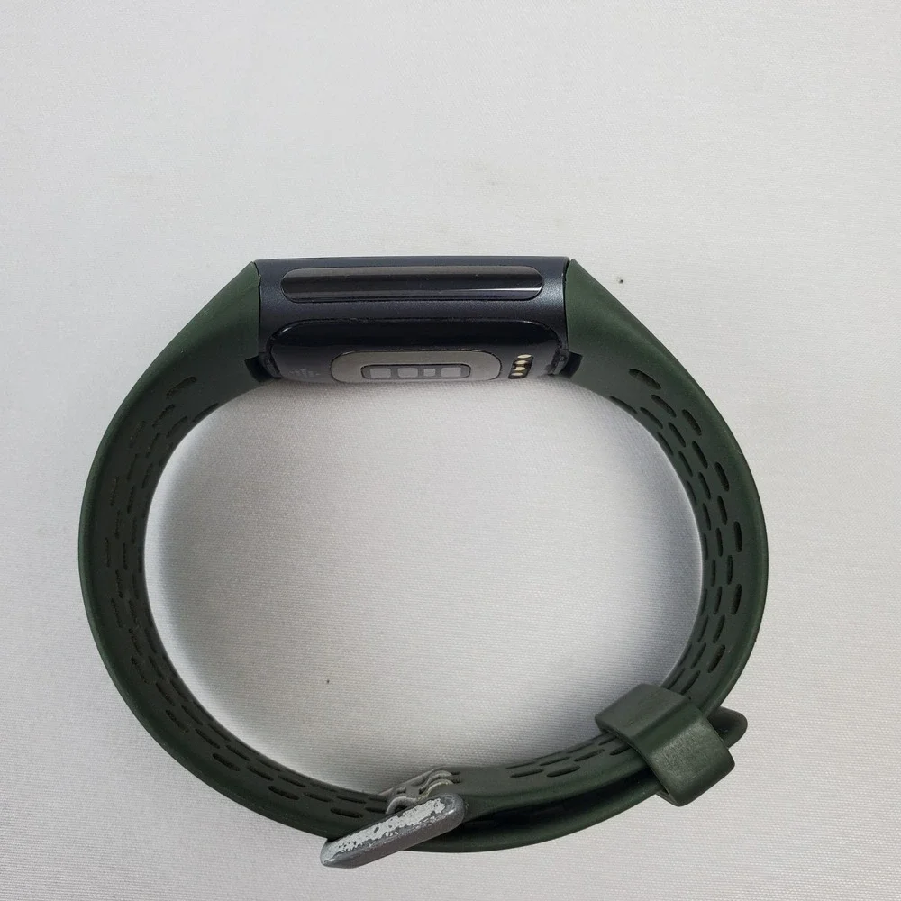 Fitbit Charge 5 Fitness Tracker Black Green w/ Cable, Extra Band, Guide